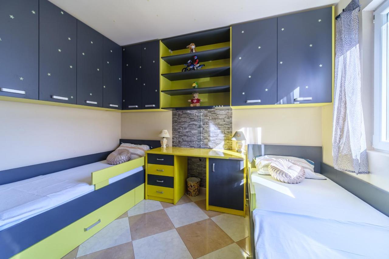 Alen & Deni Apartment Sutivan ภายนอก รูปภาพ